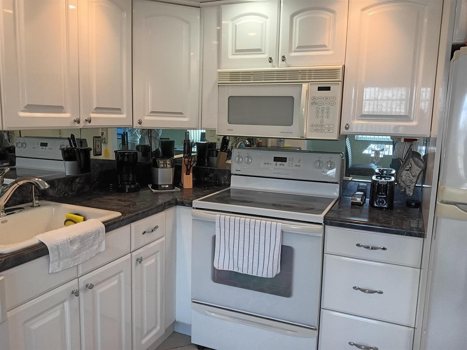 697 Flanders Drive photo 4