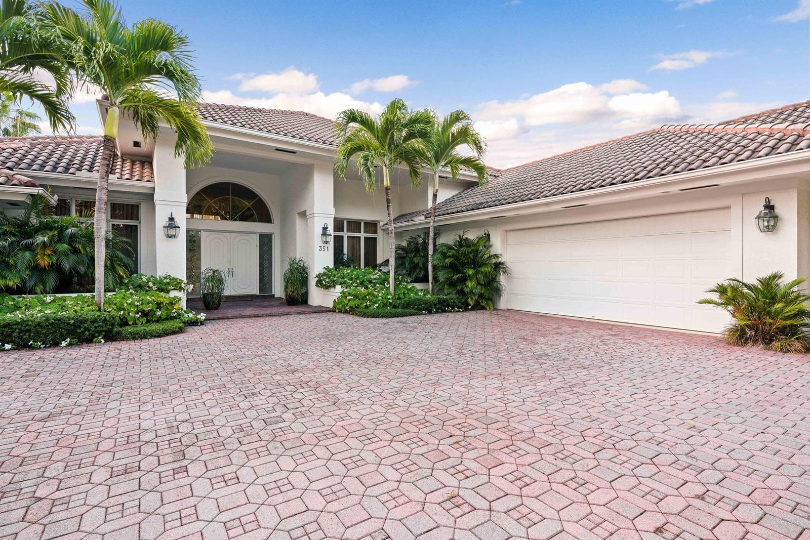 351 Eagle Drive photo 1