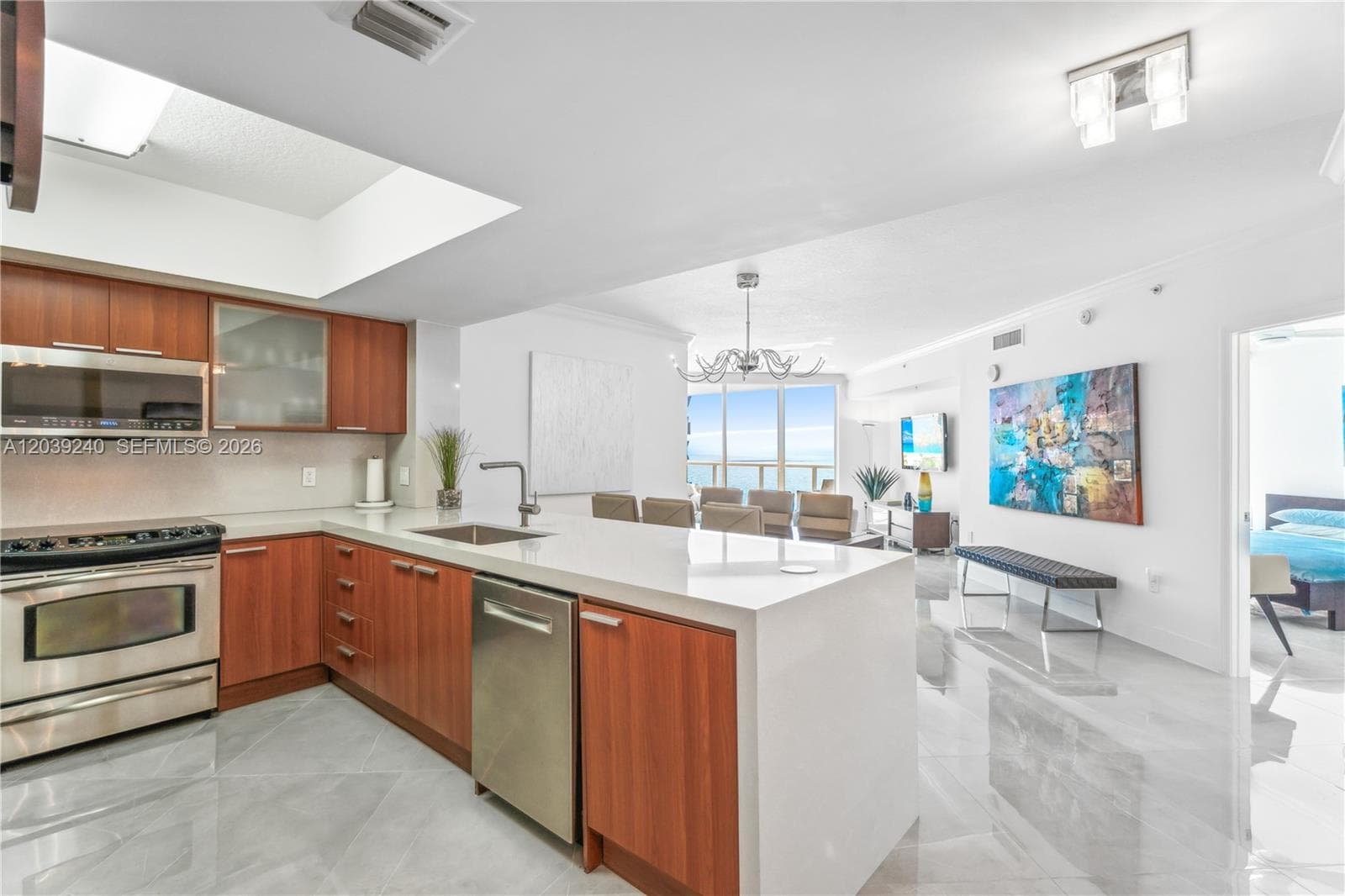 16699 Collins Ave+ONE SELF PARKING 4110 photo 2