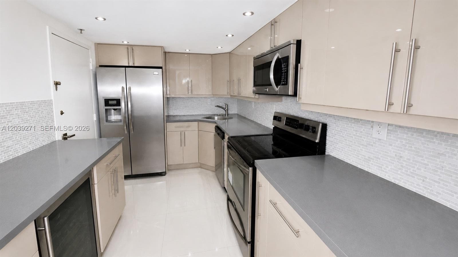 6039 Collins Ave 401 photo 5