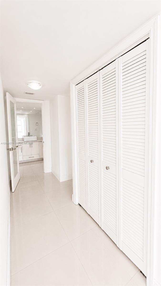 6039 Collins Ave 401 photo 10
