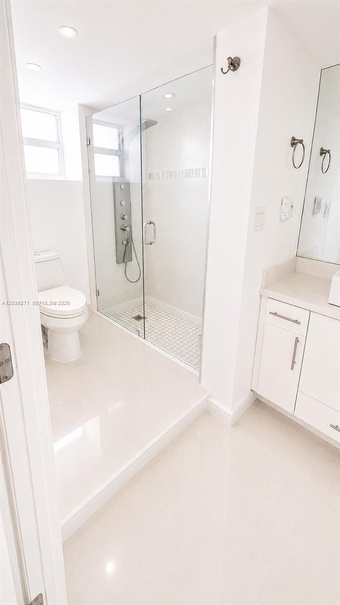 6039 Collins Ave 401 photo 11