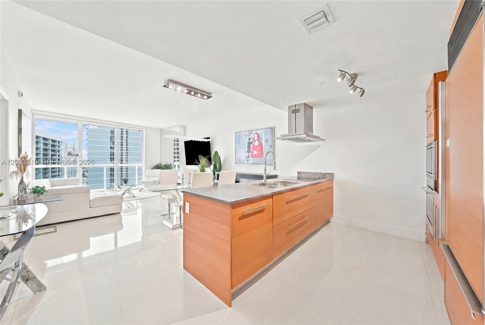 485 Brickell Ave 3707 photo 2