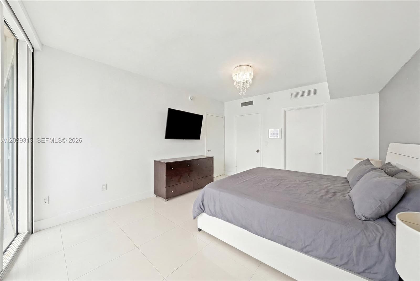 485 Brickell Ave 3707 photo 22