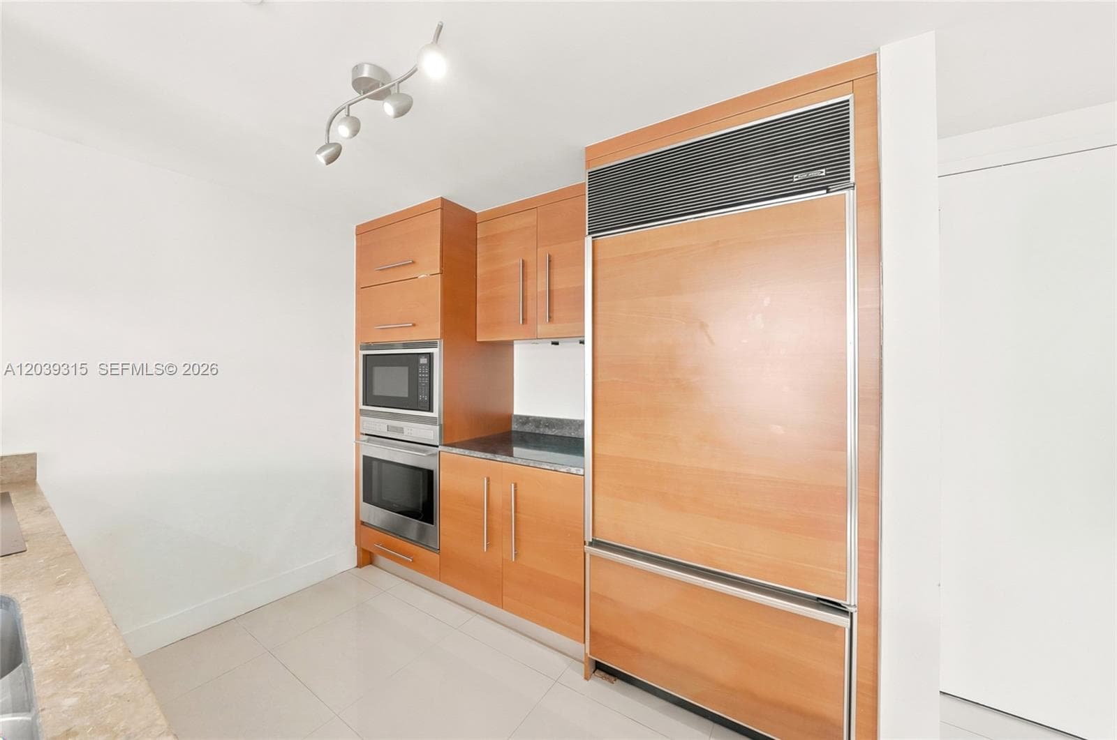 485 Brickell Ave 3707 photo 5