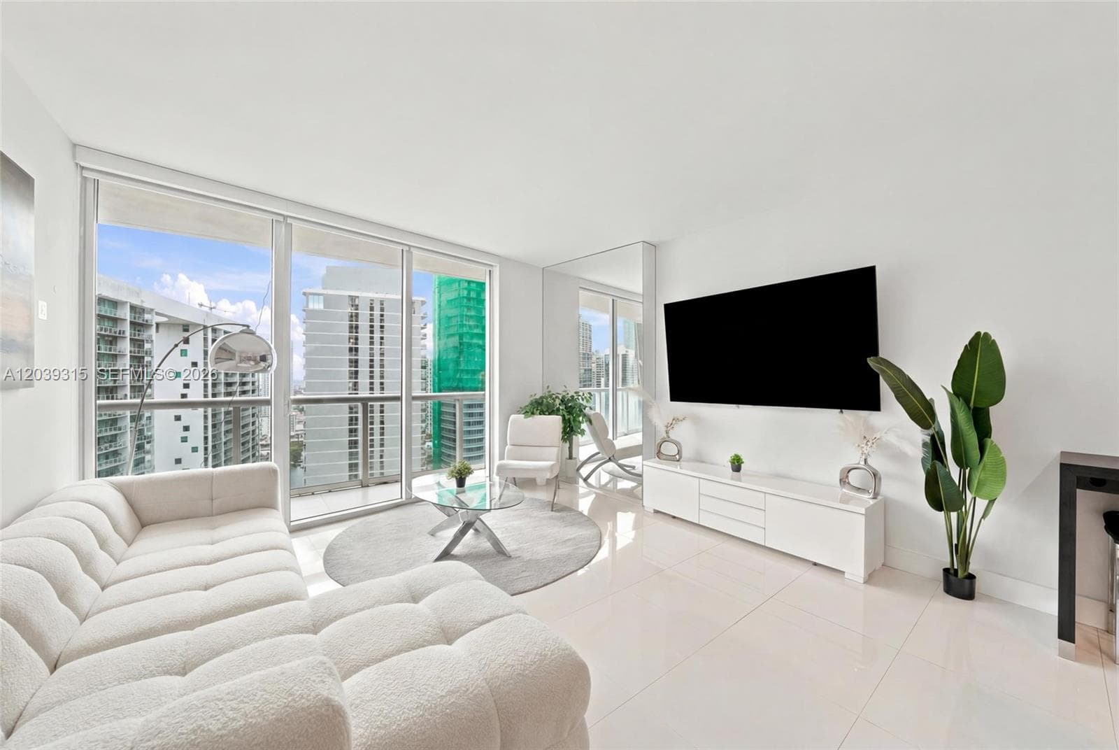 485 Brickell Ave 3707 photo 8
