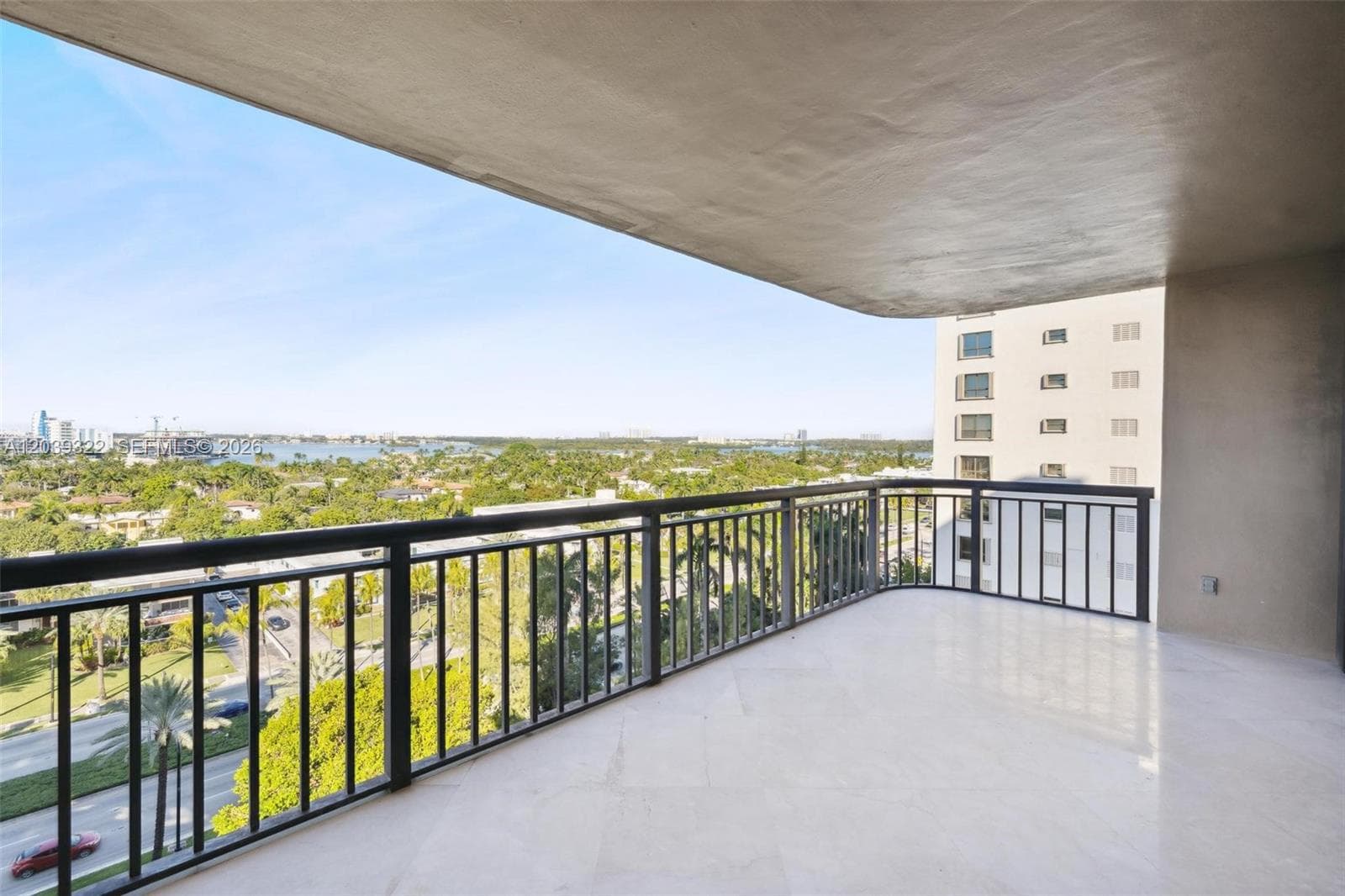 10175 Collins Ave 907 photo 3