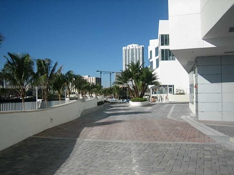 325 S BISCAYNE BLVD 4122 photo 22