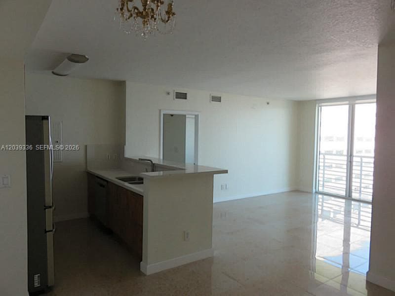 325 S BISCAYNE BLVD 4122 photo 5