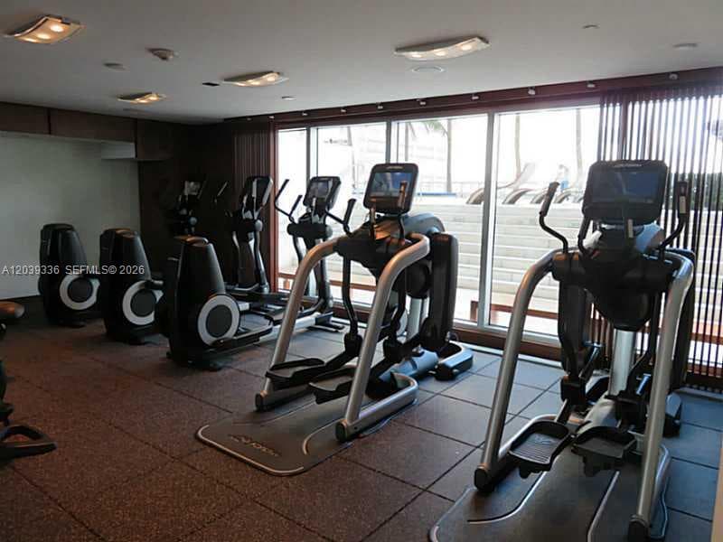 325 S BISCAYNE BLVD 4122 photo 24
