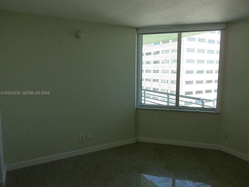 325 S BISCAYNE BLVD 4122 photo 21