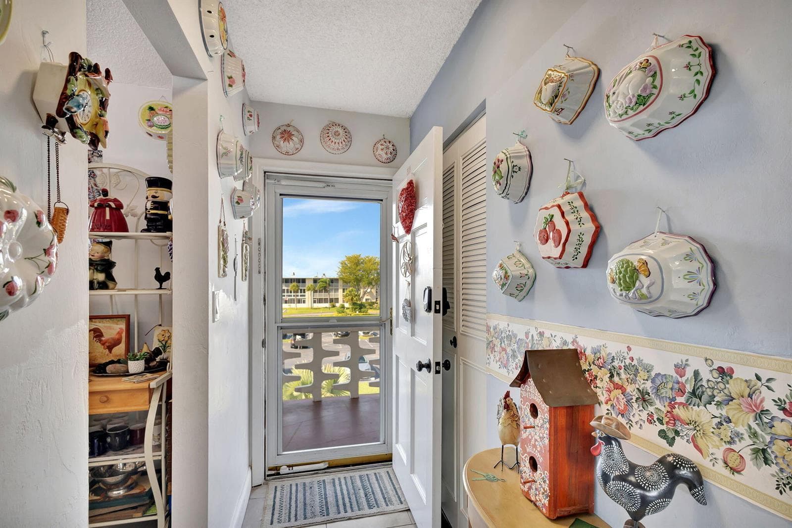 2812 Garden Drive S 308 photo 4