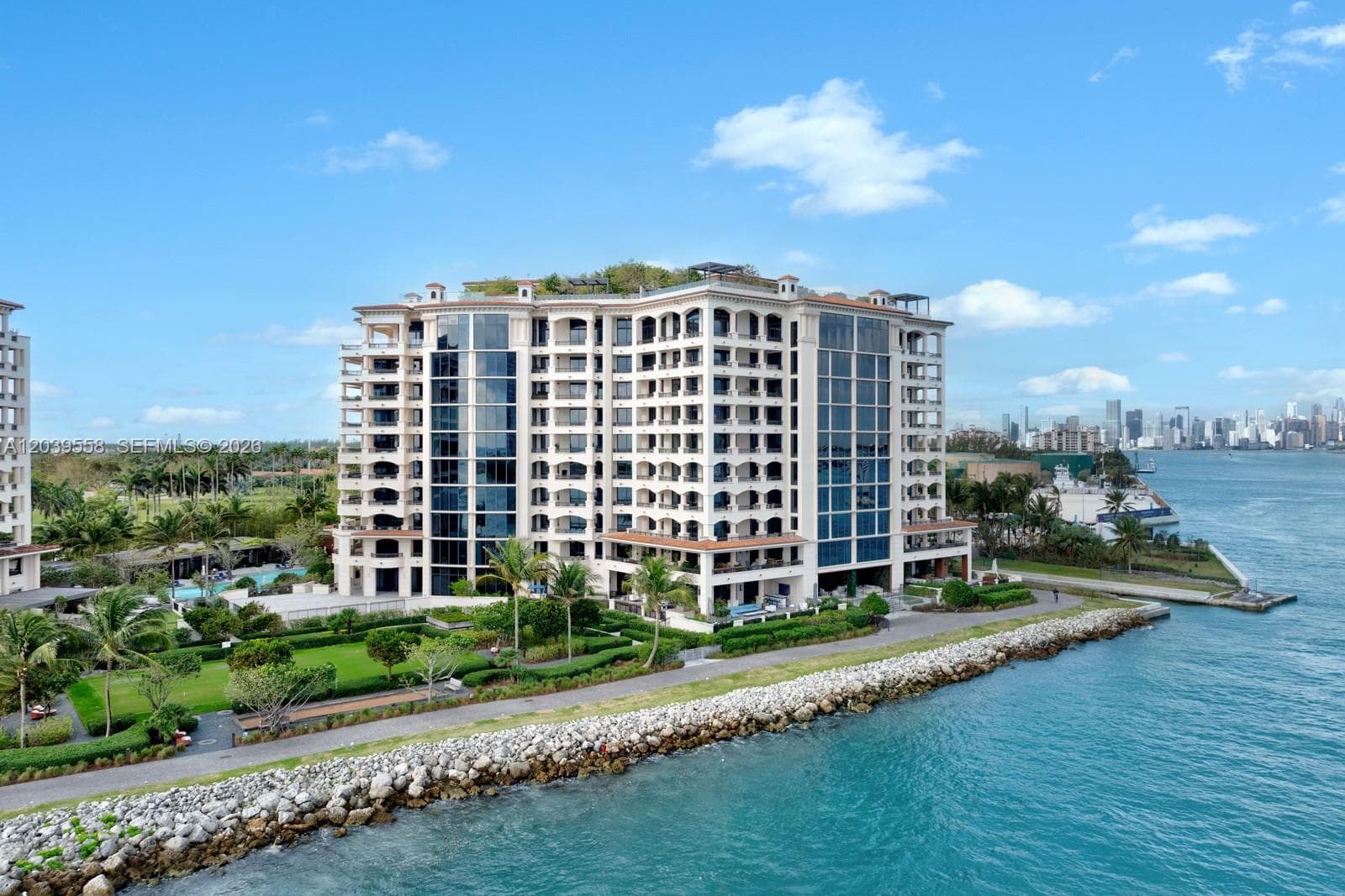 6800 Fisher Island Dr 6825 photo 4