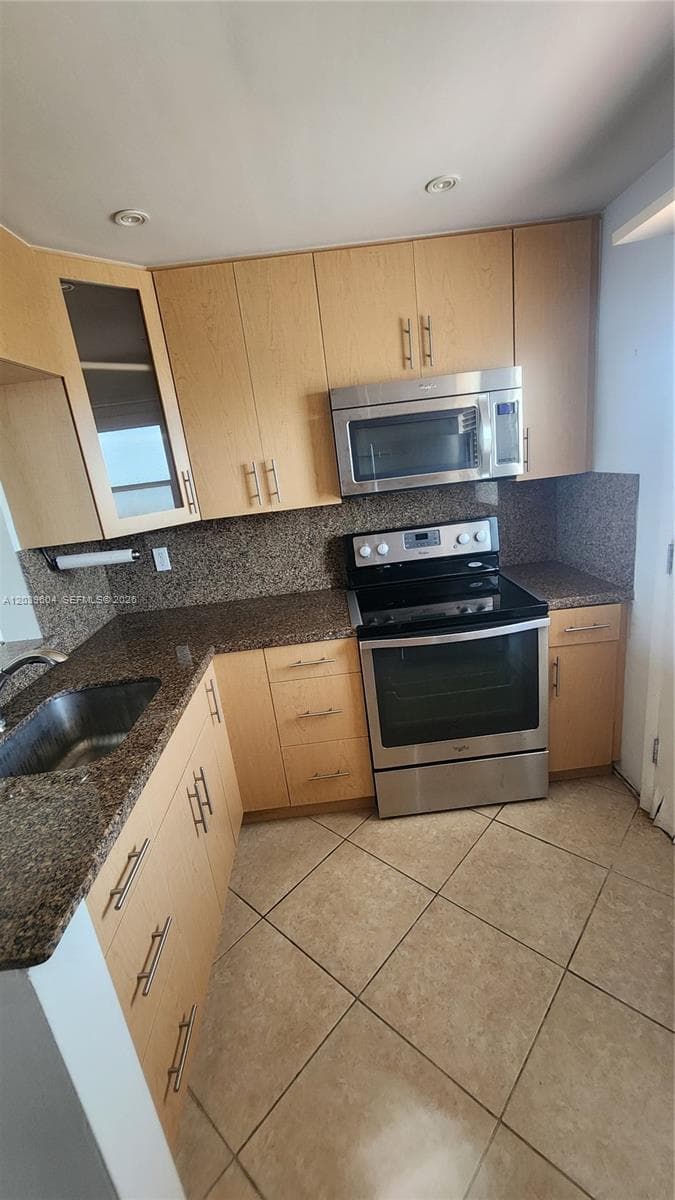 2920 Point East Dr N607 photo 5