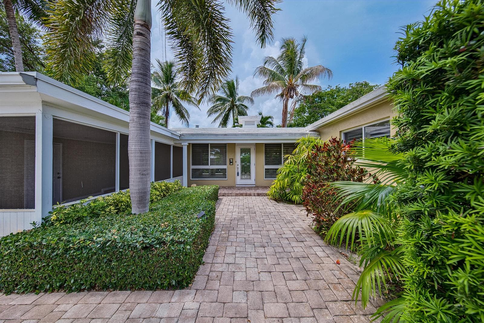1325 Guava Isle photo 4