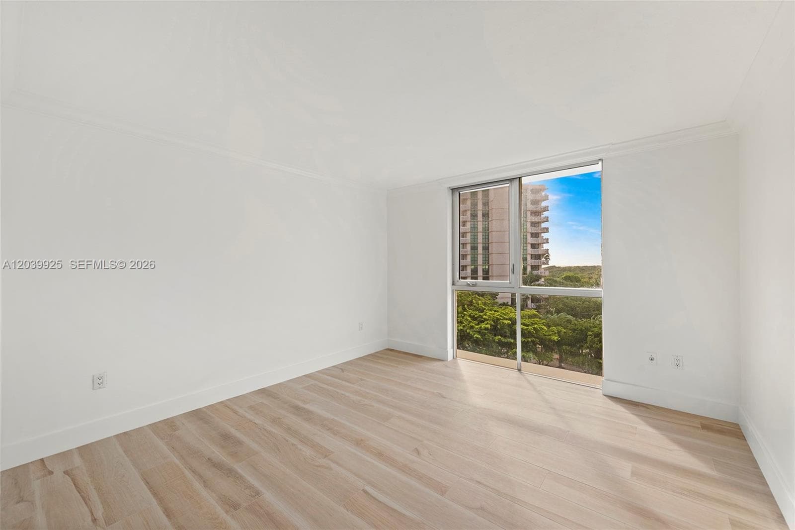 600 Grapetree Dr 7ES photo 23