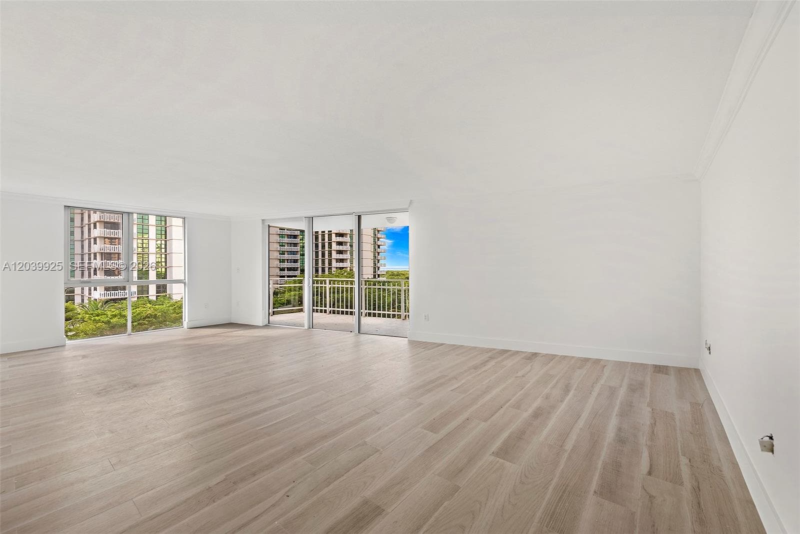 600 Grapetree Dr 7ES photo 12