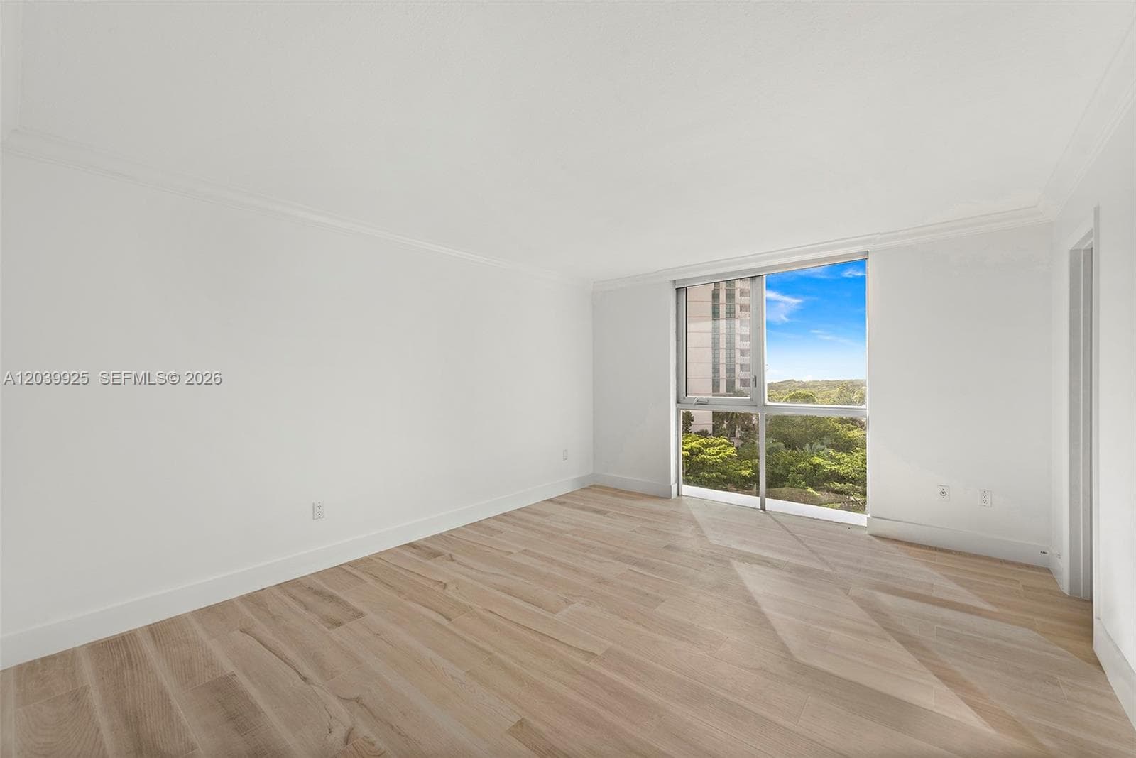 600 Grapetree Dr 7ES photo 22