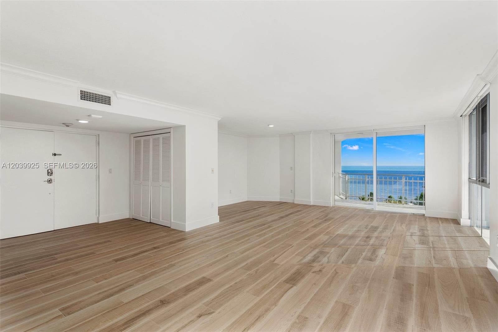 600 Grapetree Dr 7ES photo 1