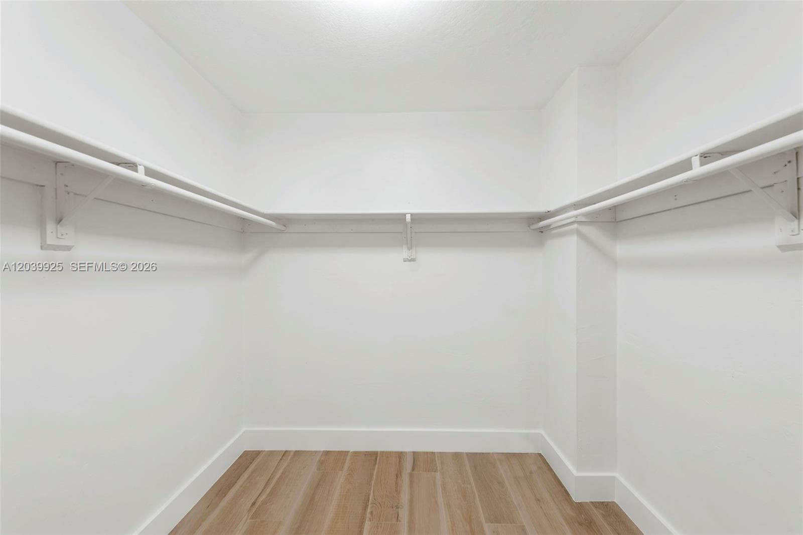 600 Grapetree Dr 7ES photo 20