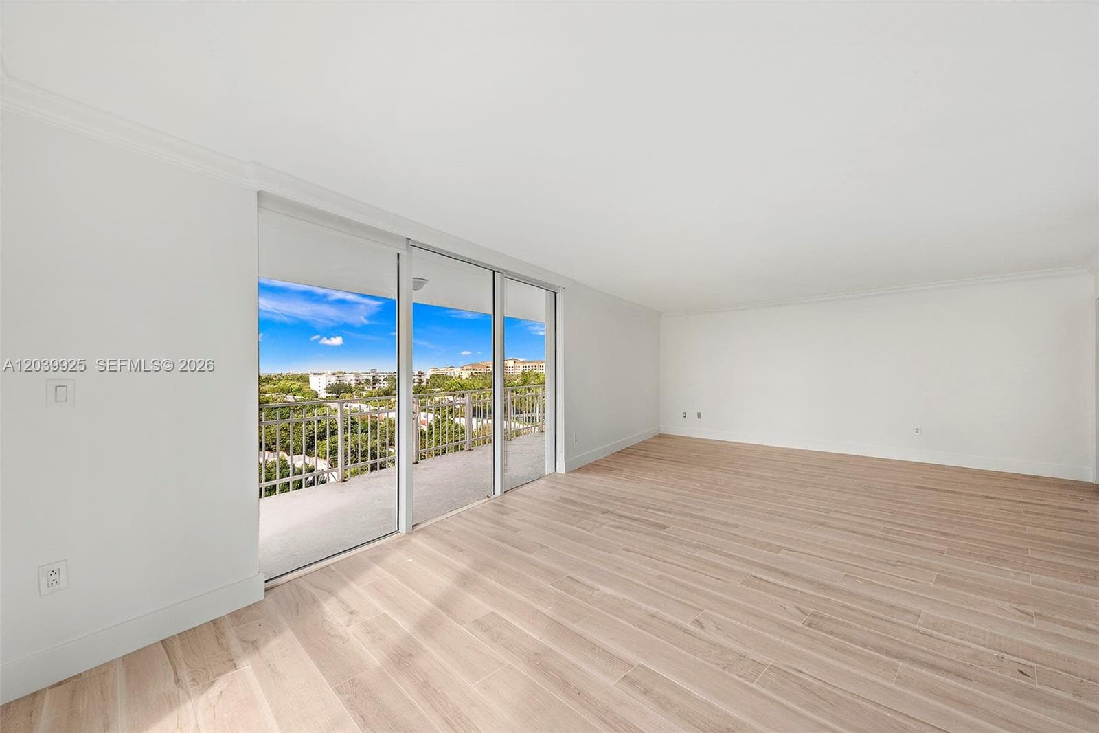 600 Grapetree Dr 7ES photo 14