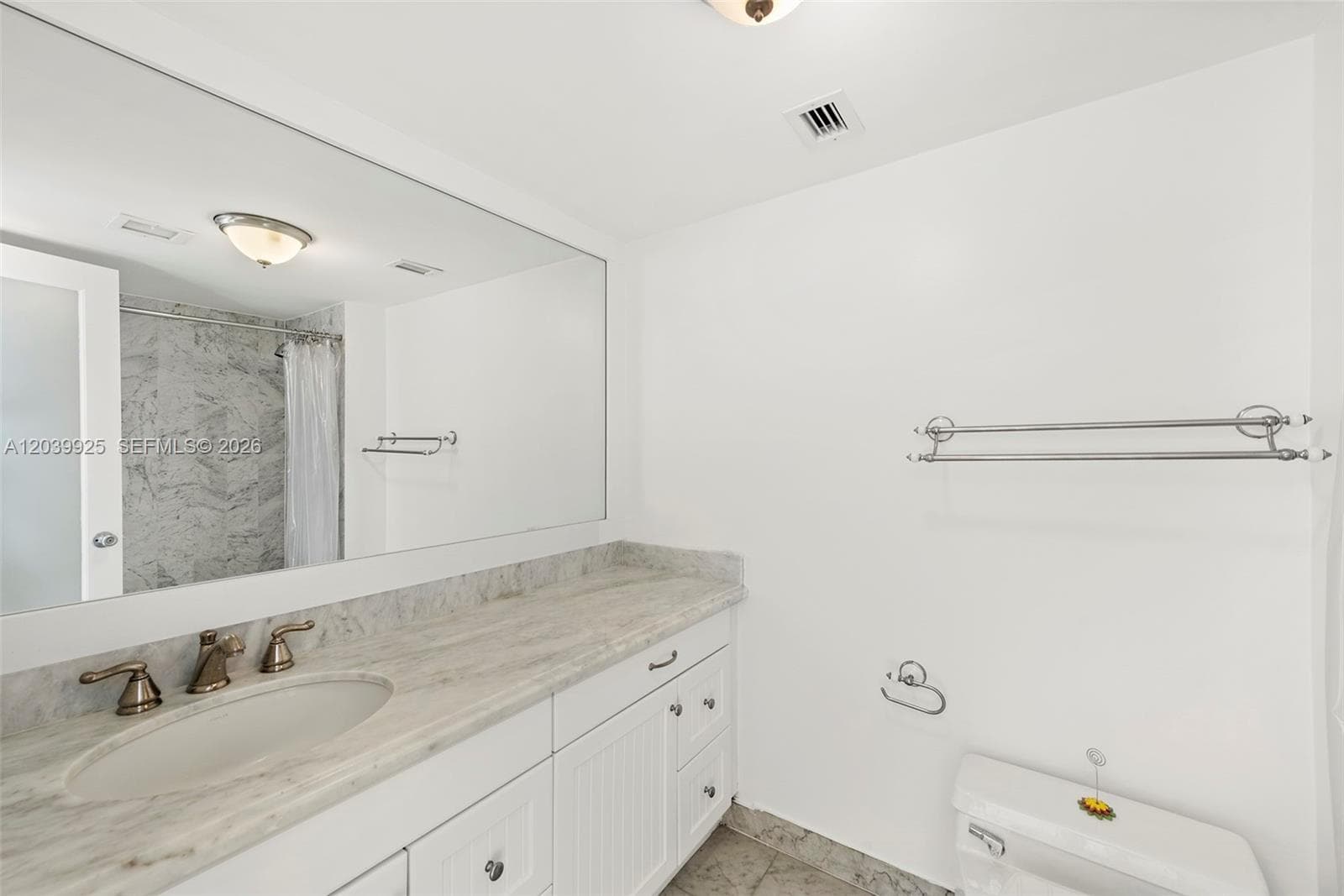 600 Grapetree Dr 7ES photo 18