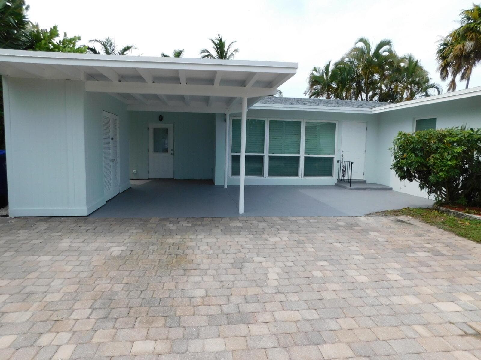 1721 SW 5th Street photo 2