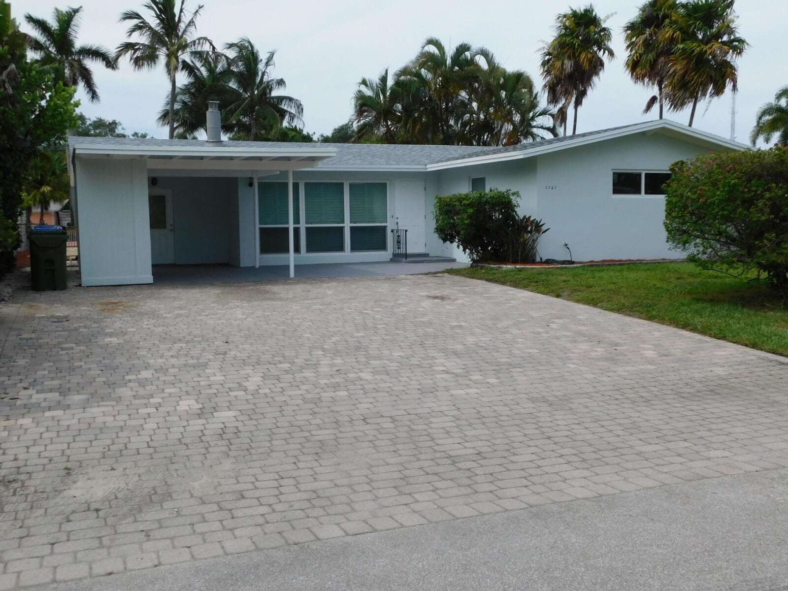 1721 SW 5th Street photo 1