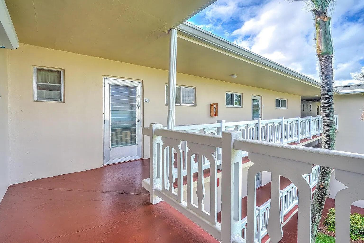 2606 Garden Drive S 304 photo 2