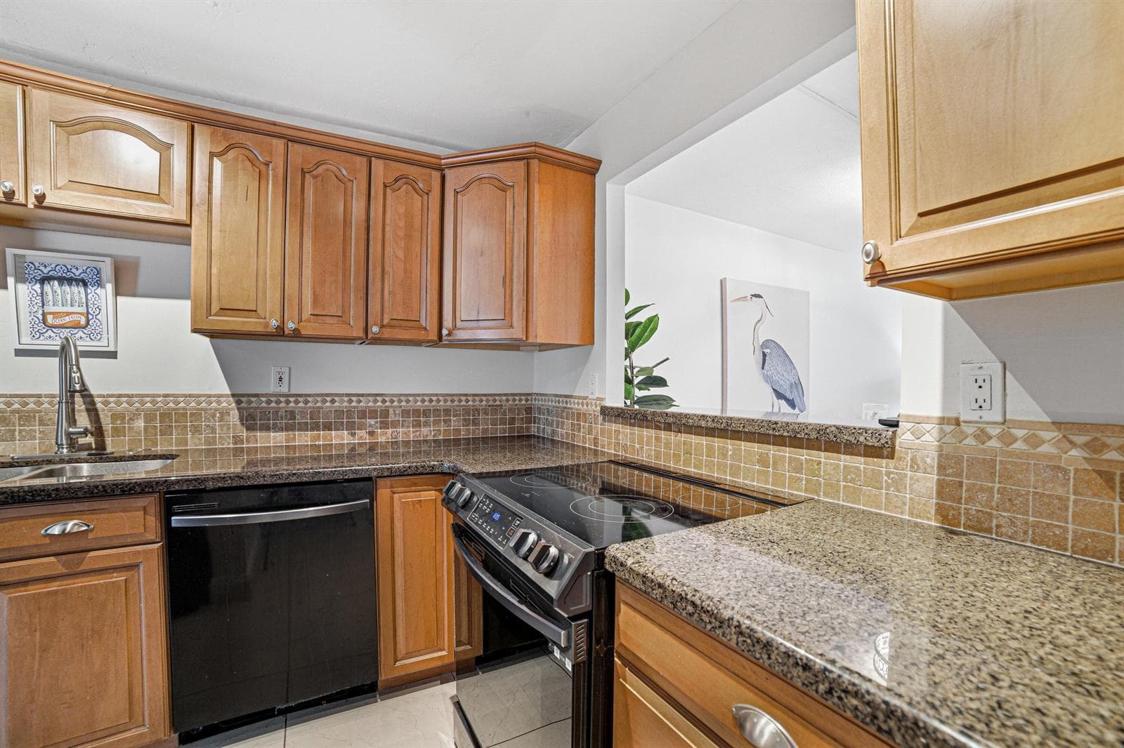 6 Royal Palm Way 211 photo 10
