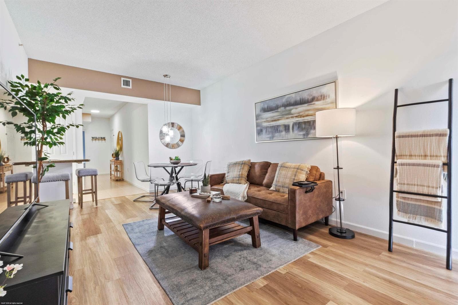 2060 Greenview Shores Boulevard 318 photo 2