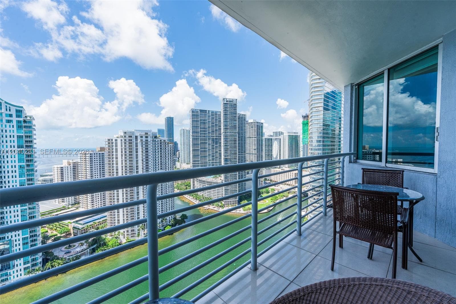 325 S Biscayne Blvd 3821 photo 3