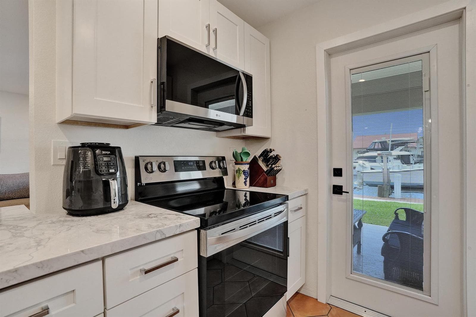 2866 NE 30th Street 4 photo 15