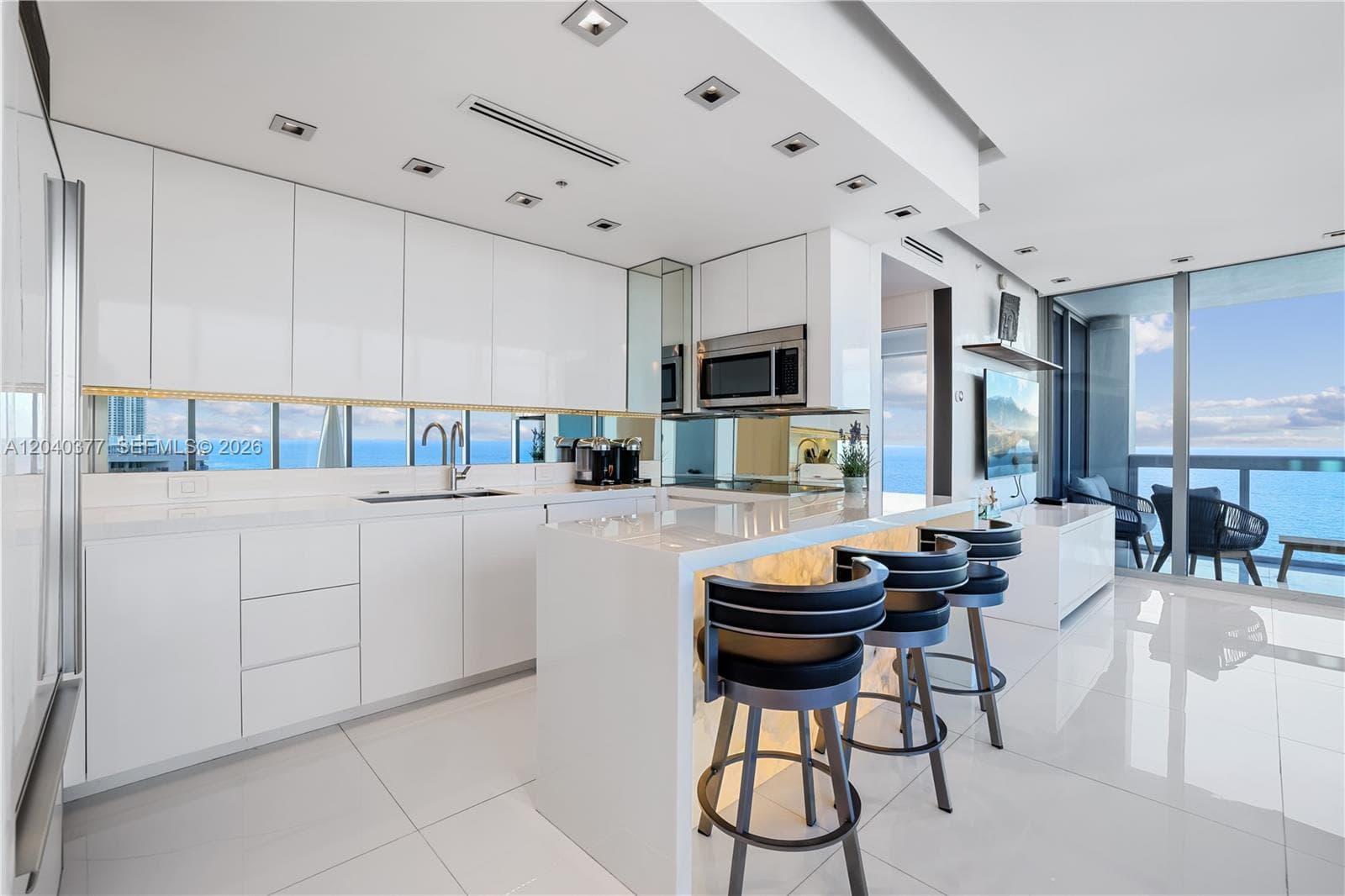 6899 Collins Ave 2208 photo 10
