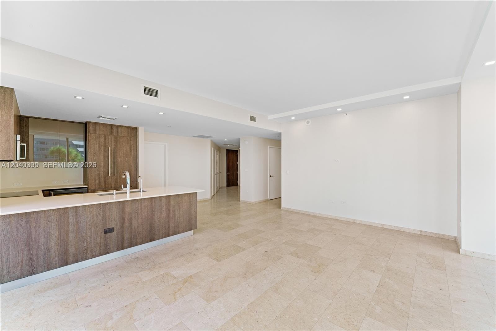 88 SW 7th St 712 photo 7