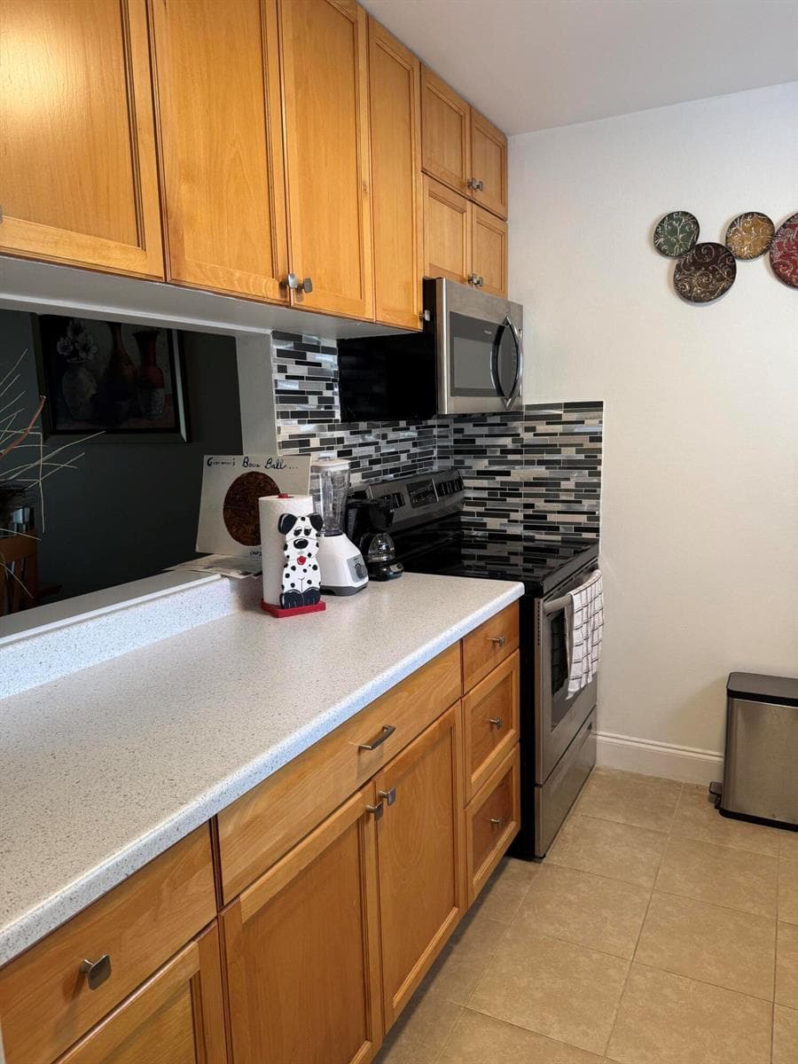 12024 W Greenway Drive 106 photo 7