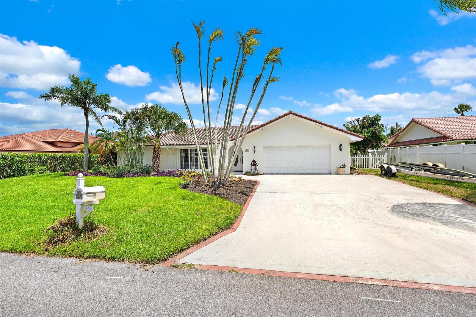 8422 SE Royal Street photo 3