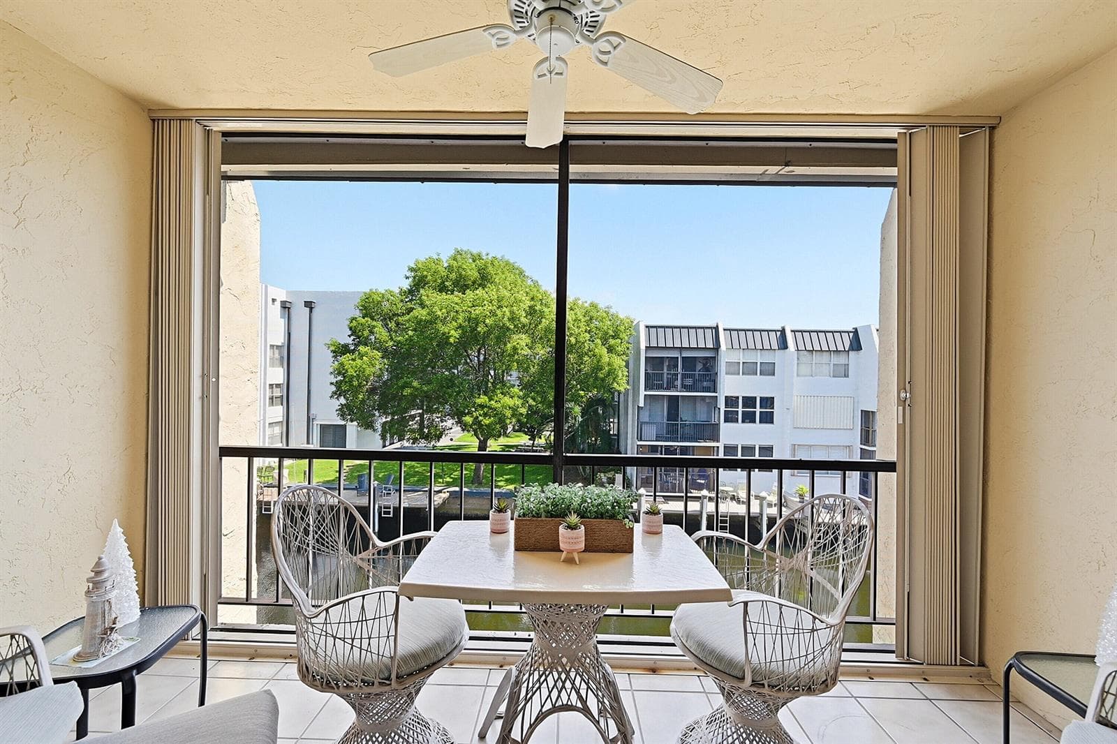 777 S Federal Highway H306 photo 19