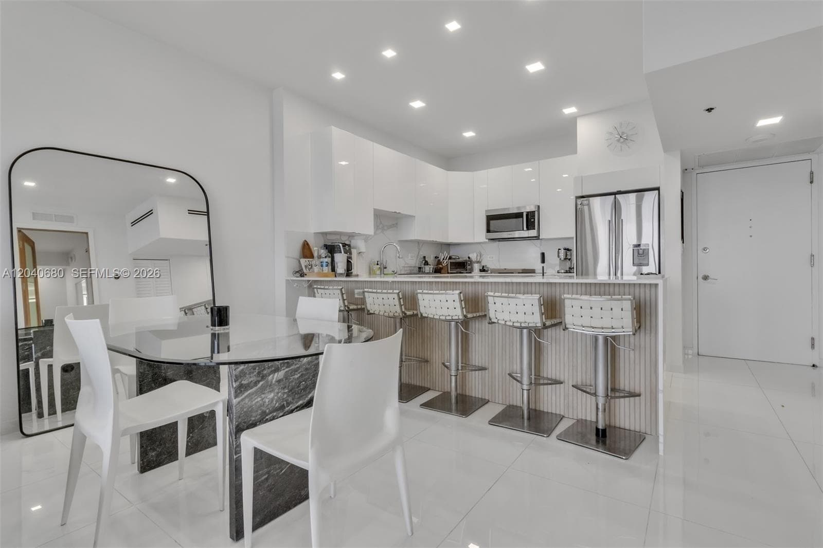 5701 Collins Ave PH08 photo 3