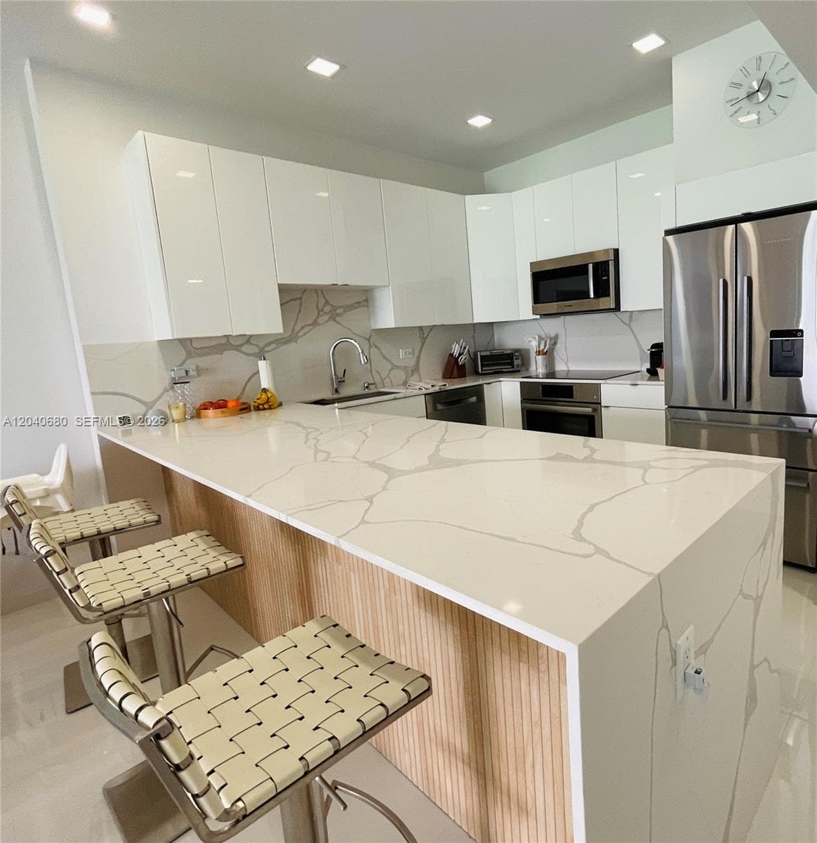 5701 Collins Ave PH08 photo 9