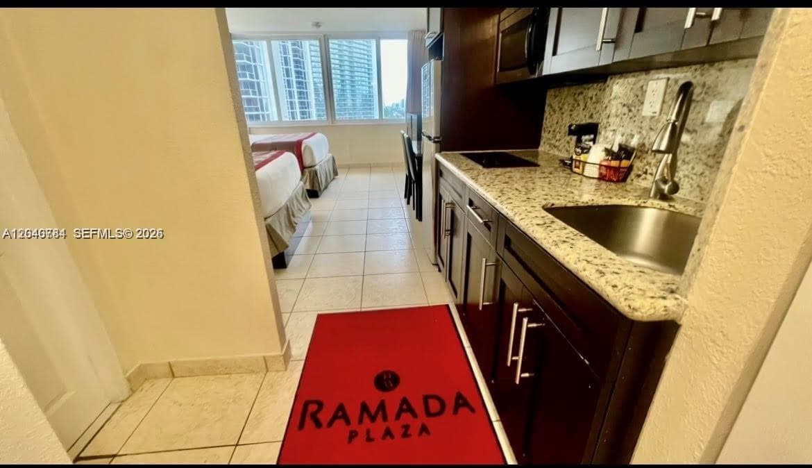 19201 Collins Ave 942 photo 11