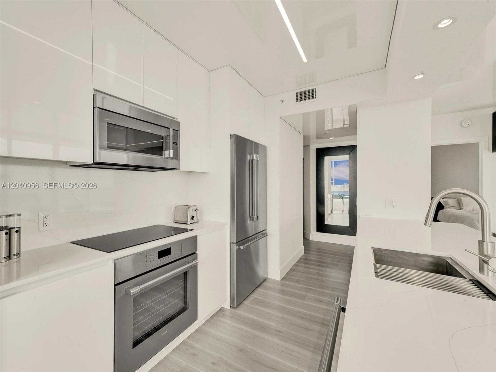 6365 Collins Ave 2407 photo 3
