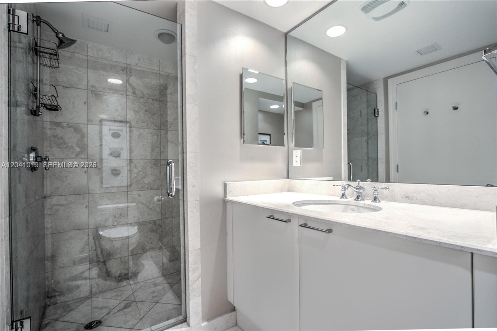 3535 S OCEAN DR 705 photo 20