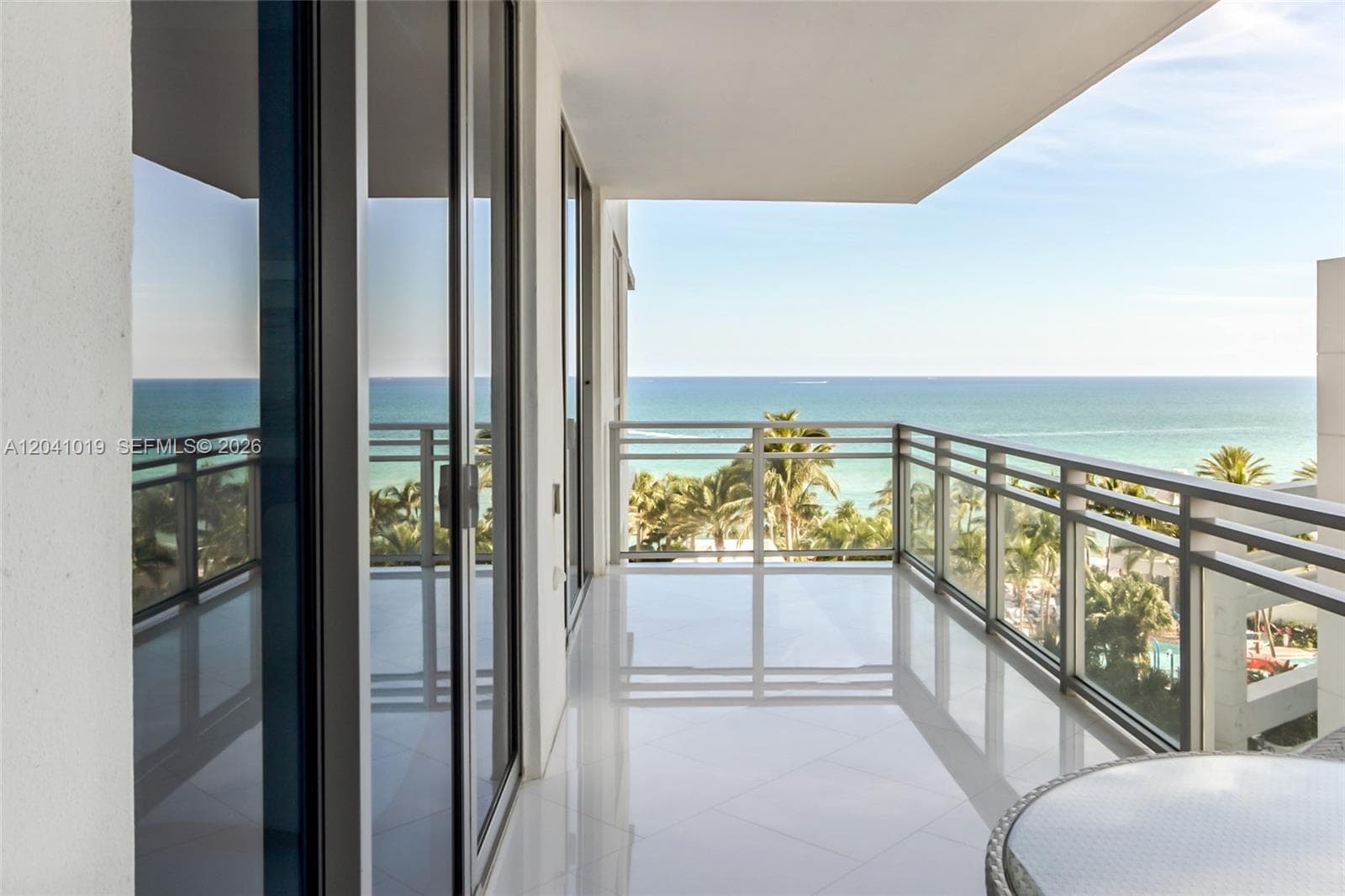 3535 S OCEAN DR 705 photo 4