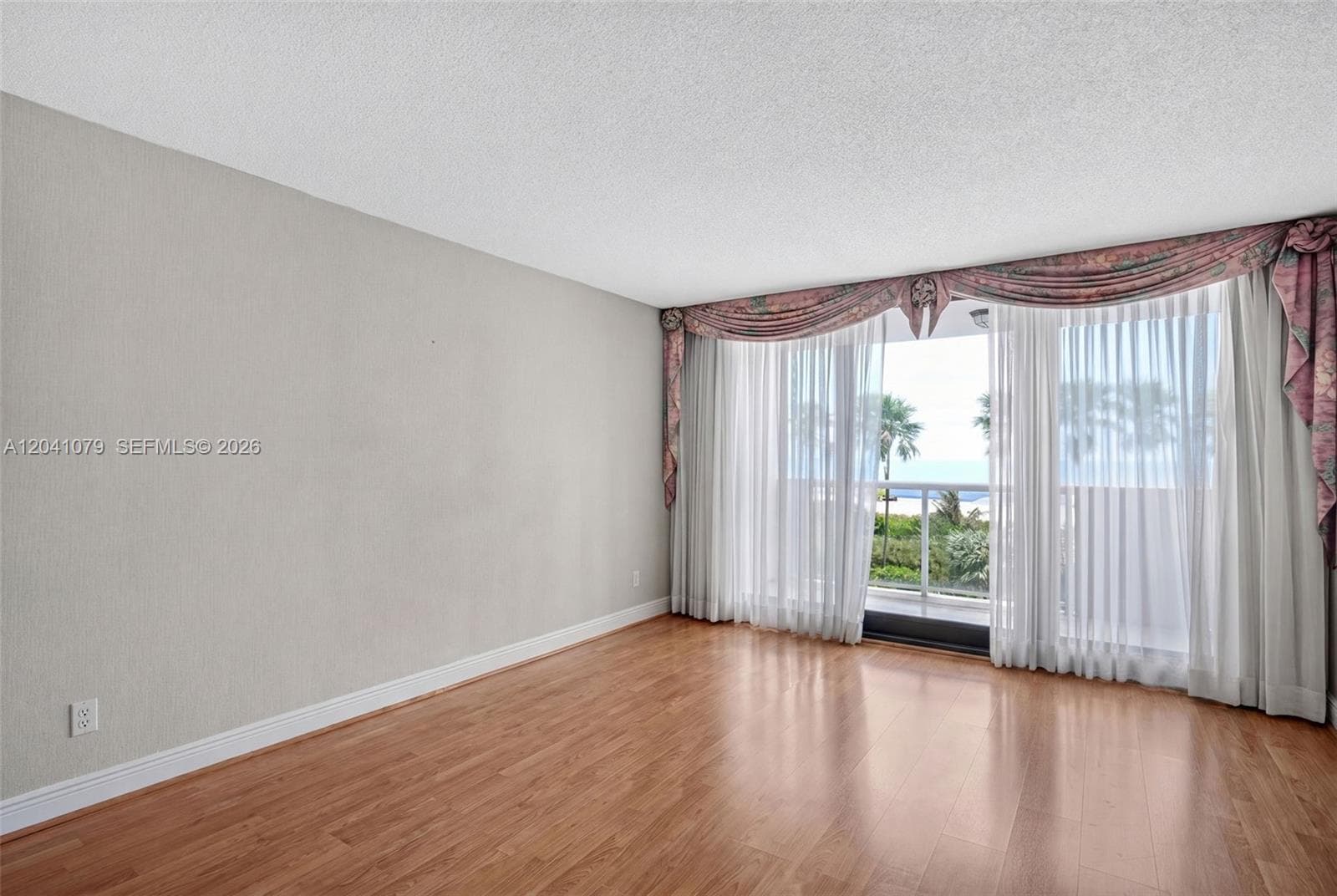 5757 Collins Ave 405 photo 23