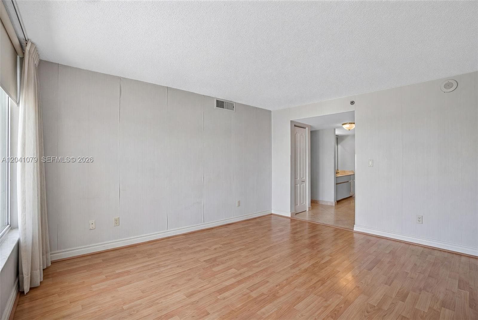 5757 Collins Ave 405 photo 24