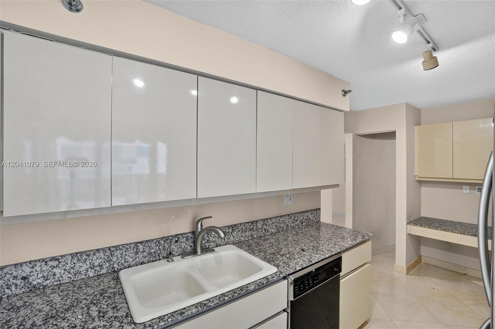 5757 Collins Ave 405 photo 14