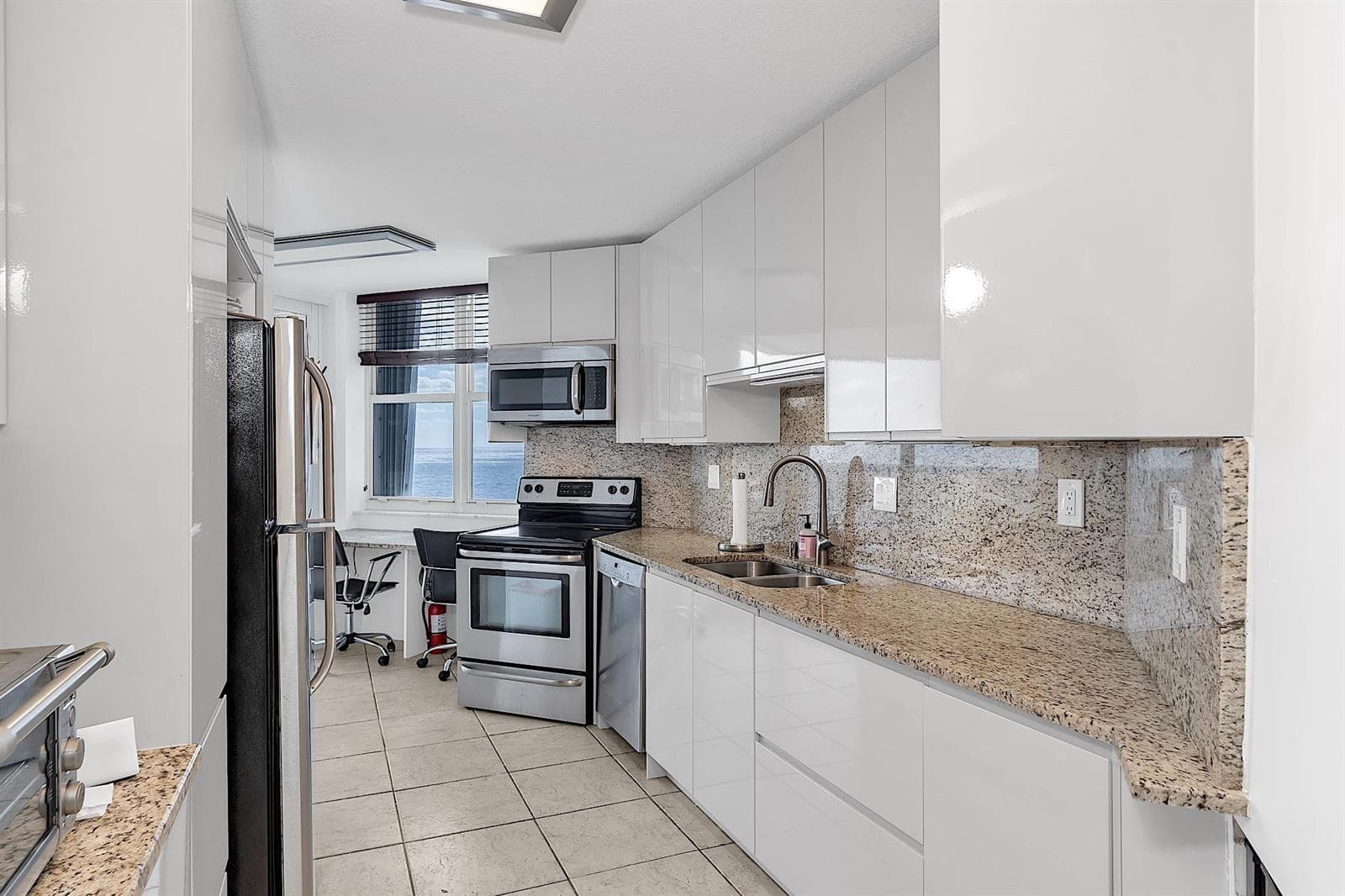 1340 S Ocean Boulevard 1106 photo 17