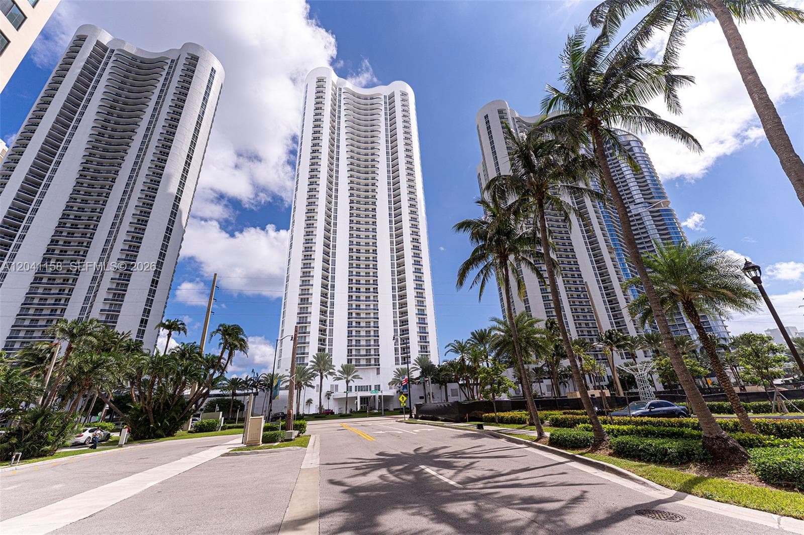 15901 Collins Ave 2805 photo 2