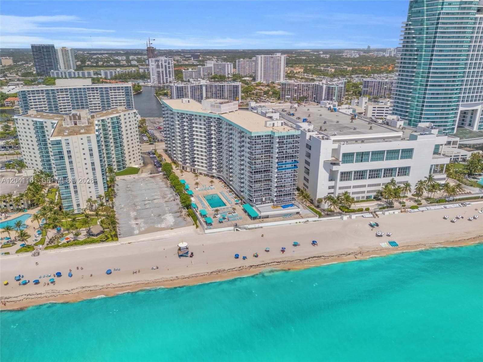 3725 S Ocean Dr 422 photo 1
